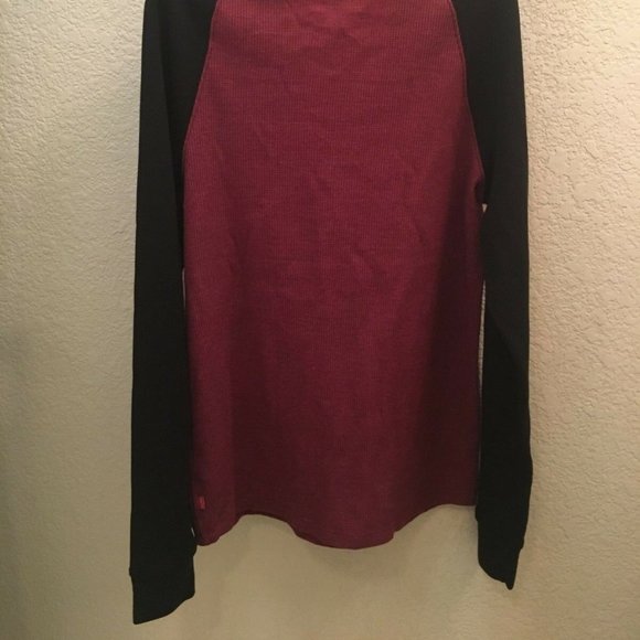 Levi's Men's Thermal Long Sleeve Top Wine And Black Small NWT! - Picture 4 of 5